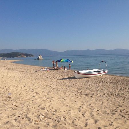 לריסוס Ikidiki Beach Villa מראה חיצוני תמונה
