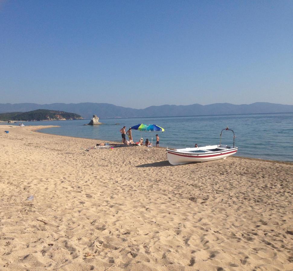 לריסוס Ikidiki Beach Villa מראה חיצוני תמונה